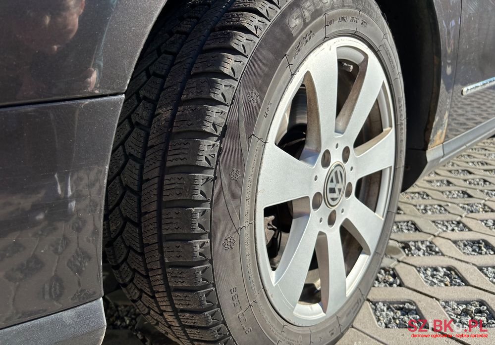 2006' Volkswagen Passat photo #3