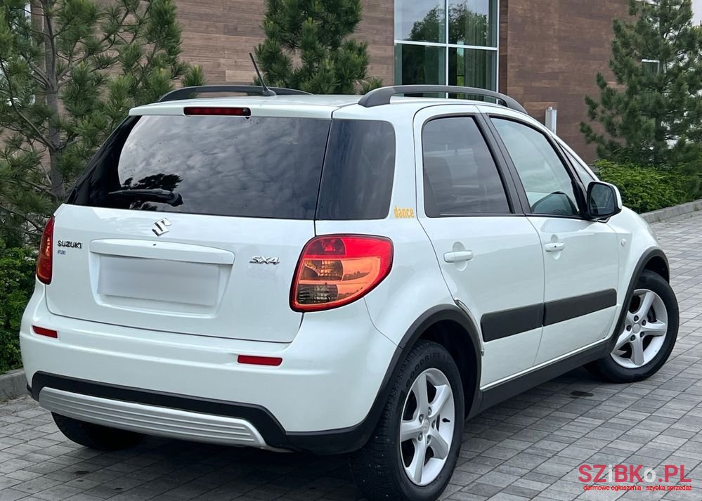2008' Suzuki SX4 photo #3
