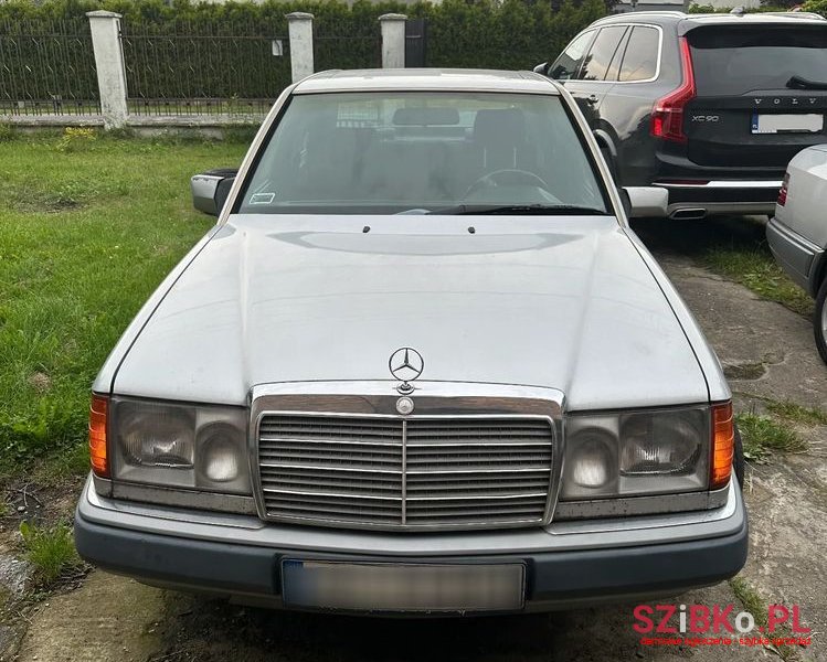 1992' Mercedes-Benz W124 photo #1