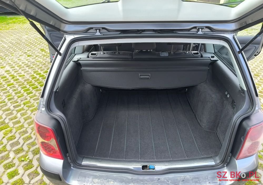 2005' Volkswagen Passat photo #2