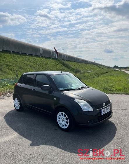 2009' Suzuki Swift photo #2