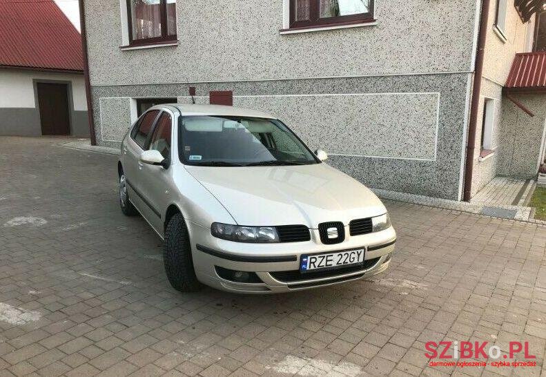 2003' SEAT Leon photo #1