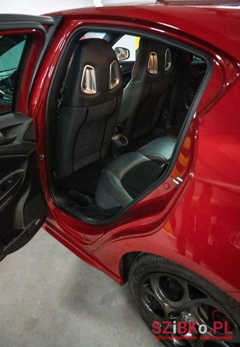 2016' Alfa Romeo Giulietta photo #5