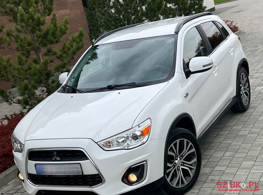 2016' Mitsubishi ASX photo #2
