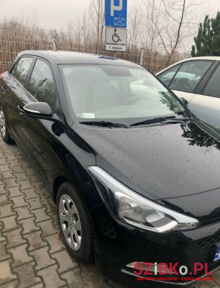 2015' Hyundai I-20 photo #1