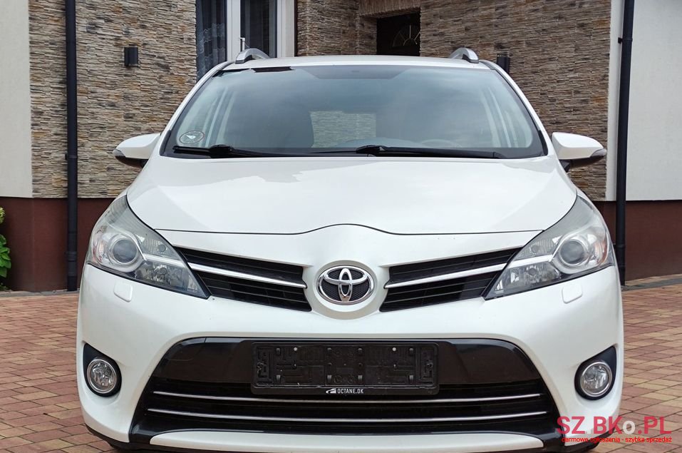 2014' Toyota Verso photo #3