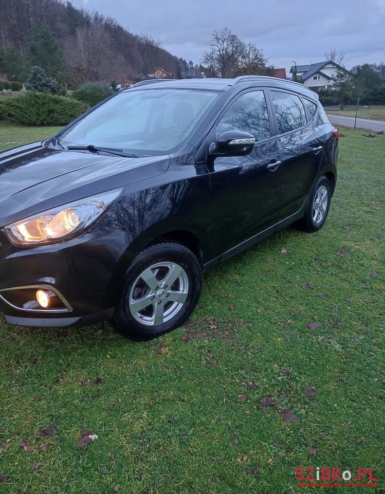 2011' Hyundai ix35 photo #2