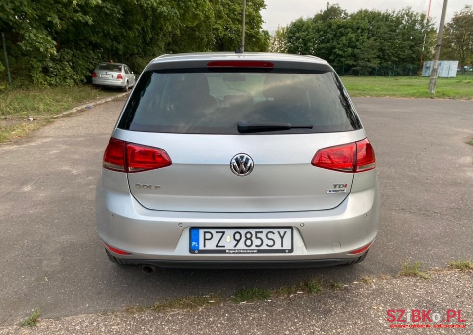2016' Volkswagen Golf photo #3
