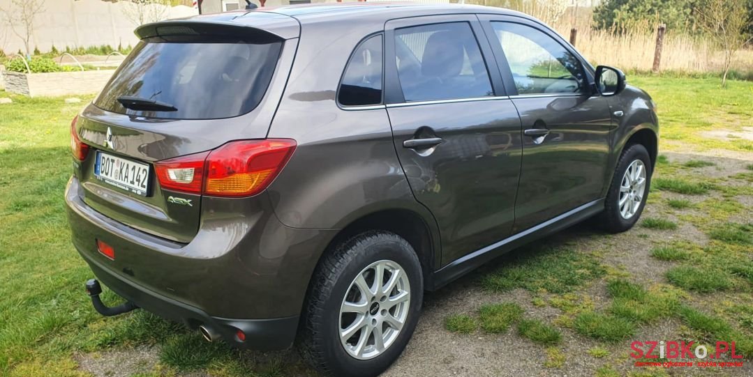 2014' Mitsubishi ASX photo #4