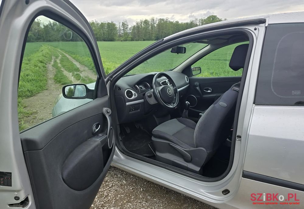2005' Renault Clio 1.5 Dci Dynamique photo #5