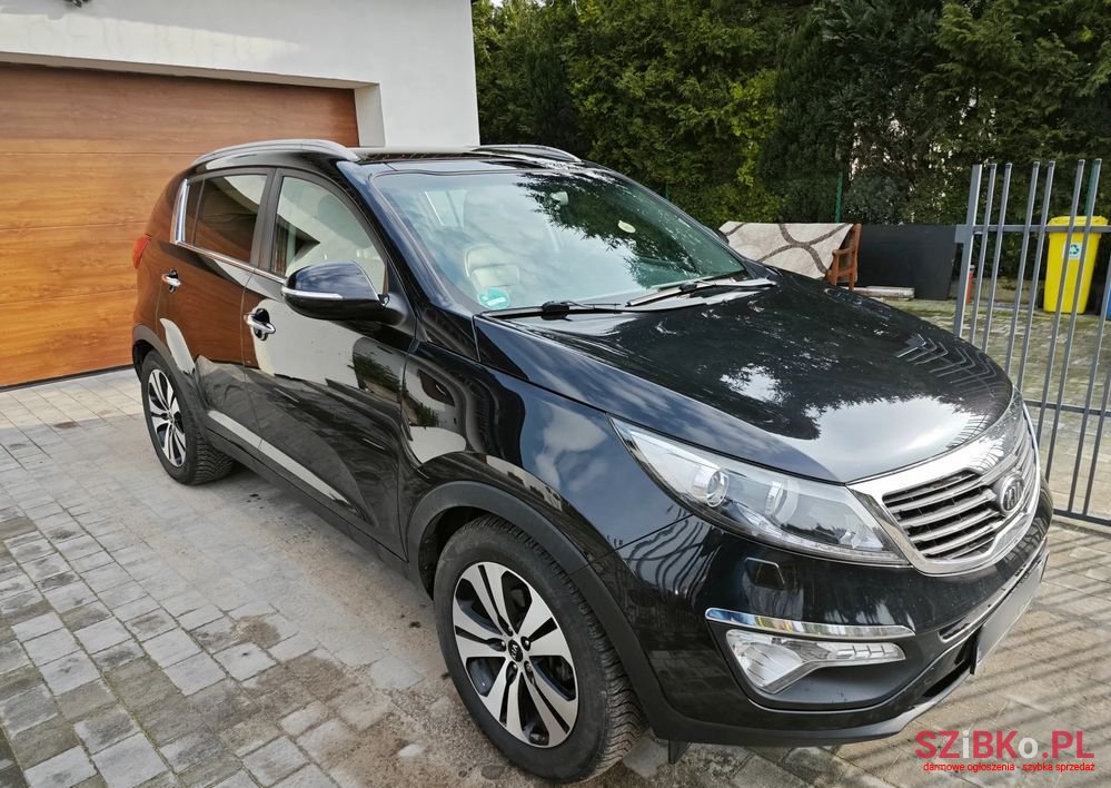 2011' Kia Sportage 1.7 Crdi M 2Wd photo #3