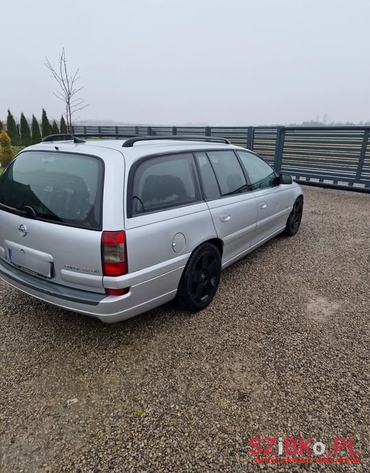 2002' Opel Omega photo #5