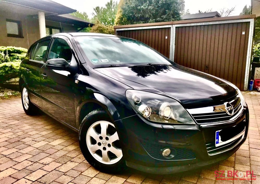 2009' Opel Astra photo #1
