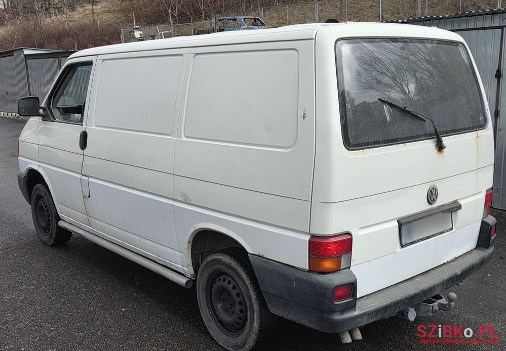 2001' Volkswagen Transporter L photo #2