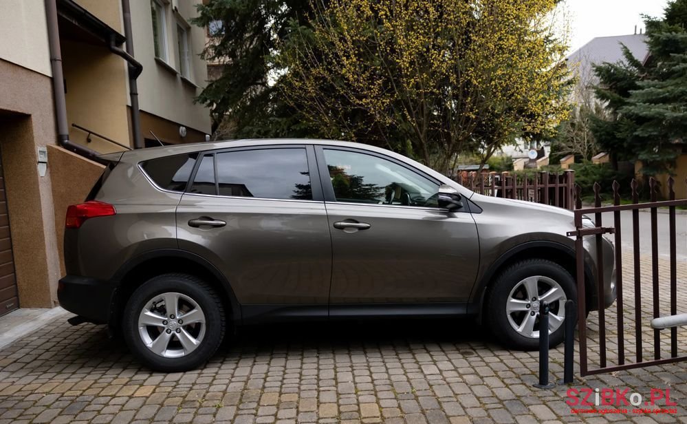 2013' Toyota RAV4 photo #2