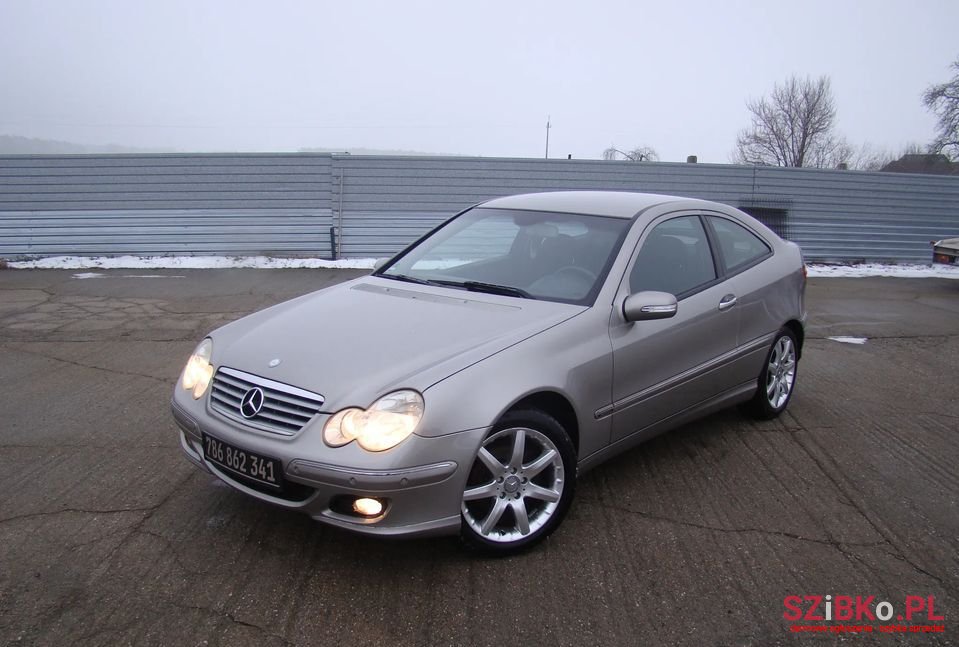 2004' Mercedes-Benz Klasa C photo #2