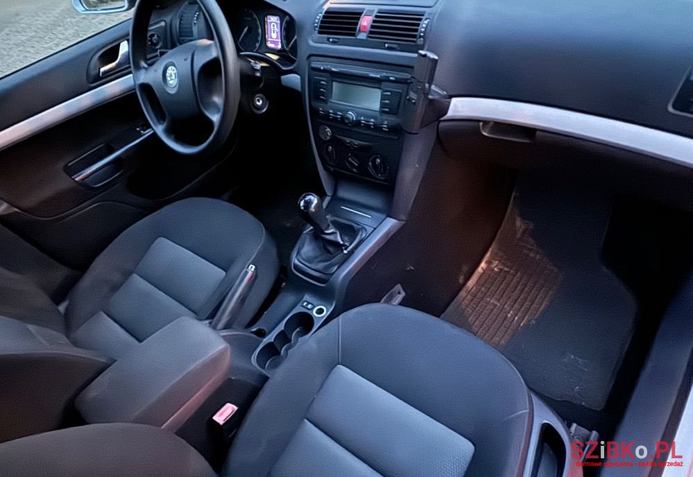 2006' Skoda Octavia 1.9 Tdi Ambiente photo #4
