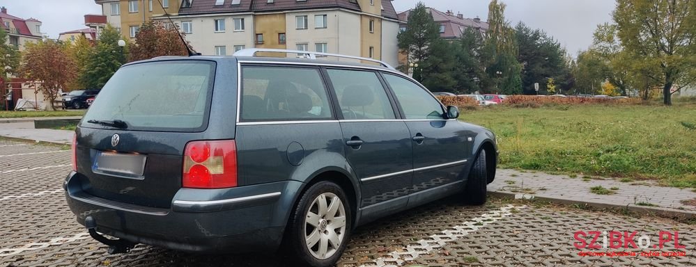 2002' Volkswagen Passat photo #6