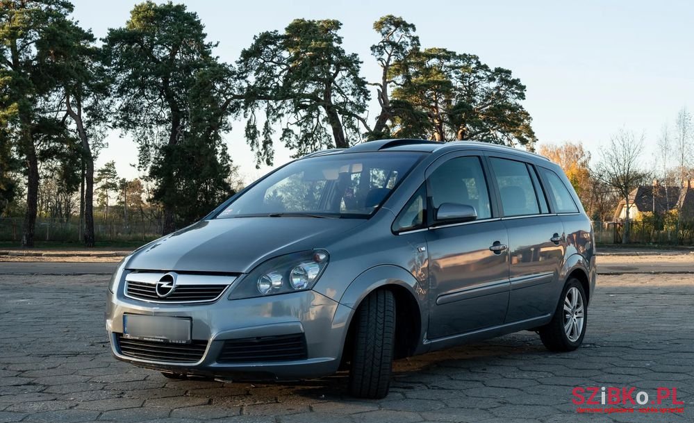 2007' Opel Zafira 1.9 Cdti Cosmo photo #1