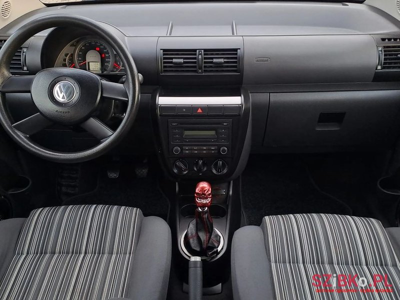 2005' Volkswagen Fox 1.2 photo #6