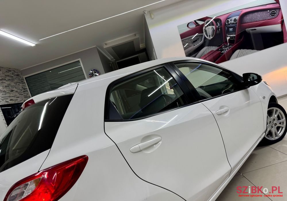 2008' Mazda 2 1.3 Exclusive+ photo #4