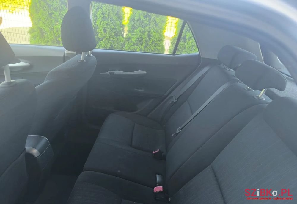 2009' Toyota Auris 2.0 D-4D photo #6