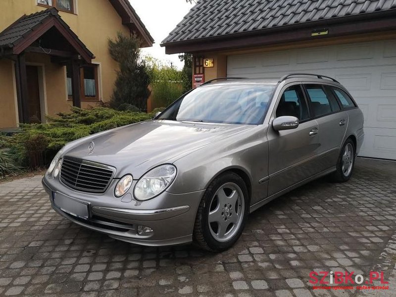 2003' Mercedes-Benz E-Class photo #2