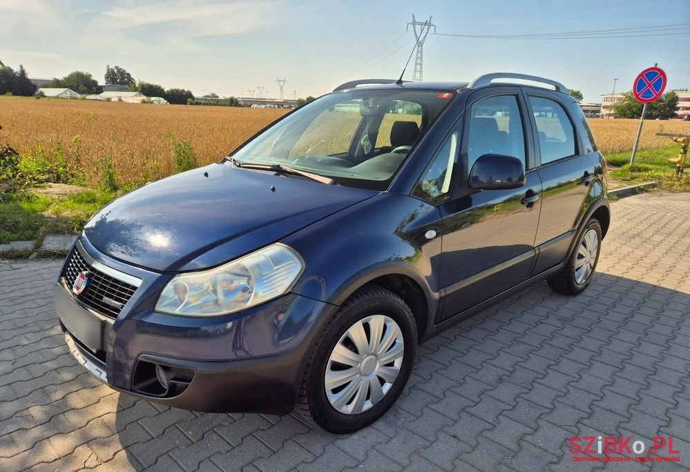 2008' Fiat Sedici photo #1