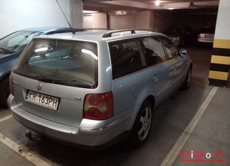 2003' Volkswagen Passat photo #1