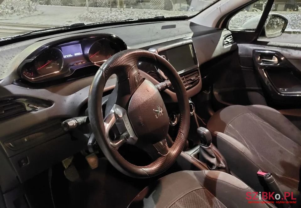 2013' Peugeot 208 photo #5