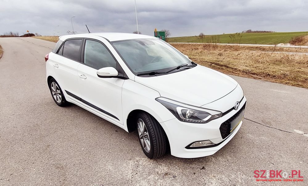 2017' Hyundai i20 photo #3
