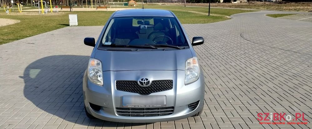 2008' Toyota Yaris photo #2