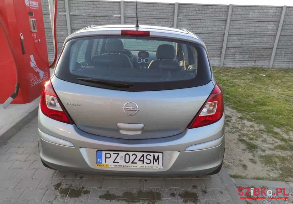2011' Opel Corsa photo #4