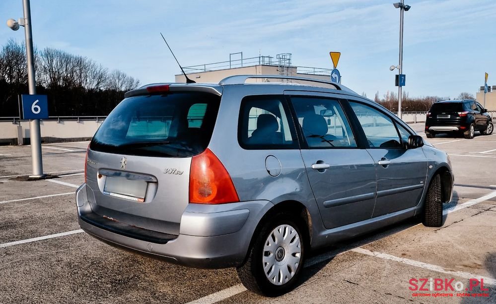 2004' Peugeot 307 1.6 Hdi Premium photo #4