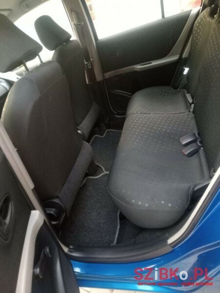 2008' Toyota Yaris photo #4