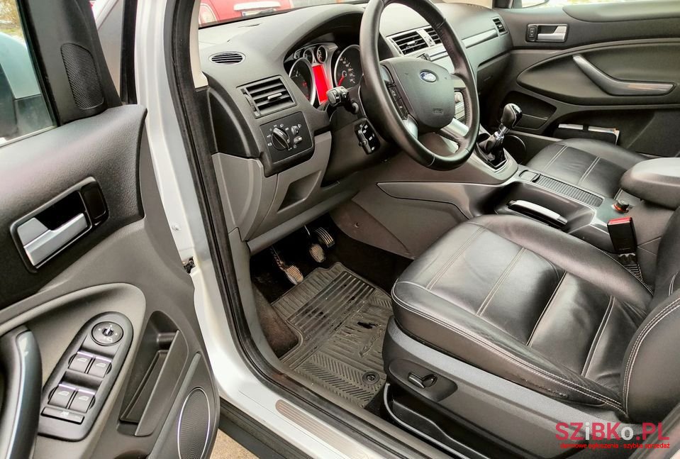 2011' Ford Kuga photo #5