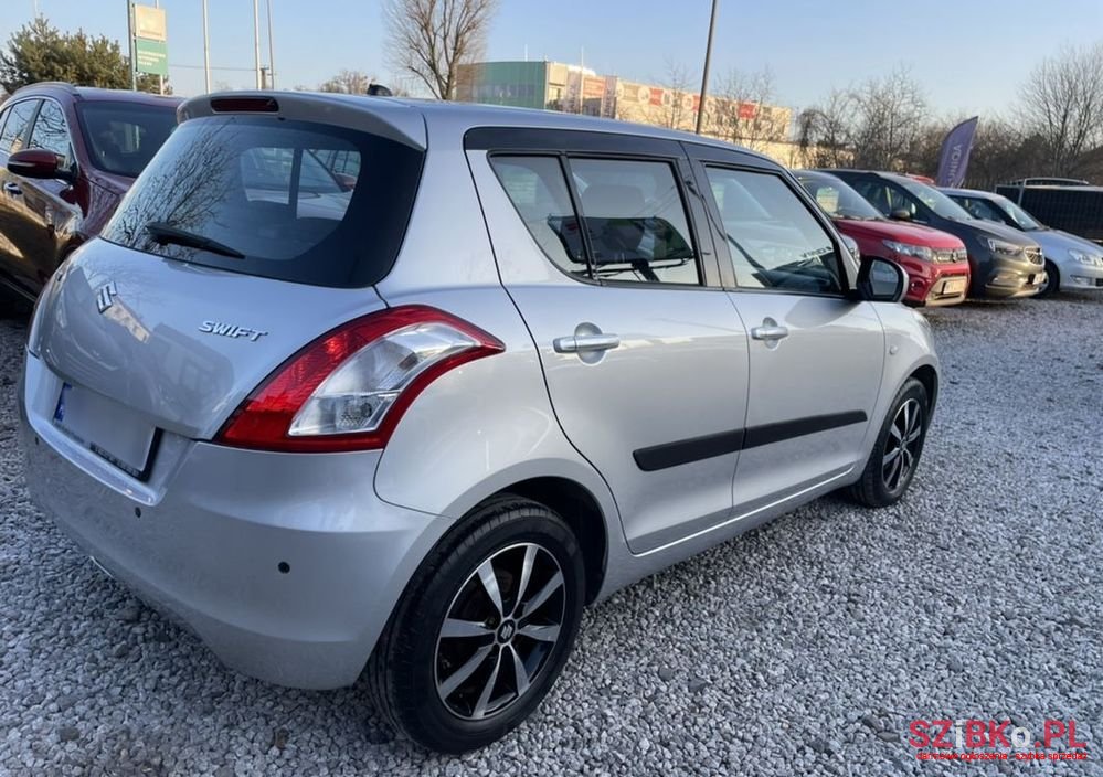 2012' Suzuki Swift photo #6