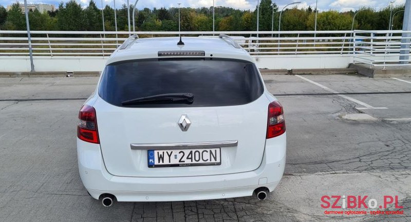 2011' Renault Laguna photo #3