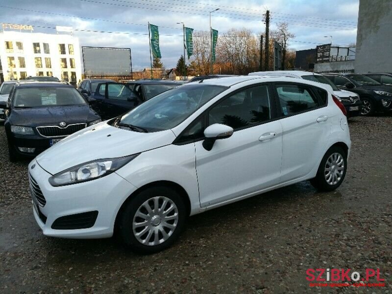 2015' Ford Fiesta photo #6