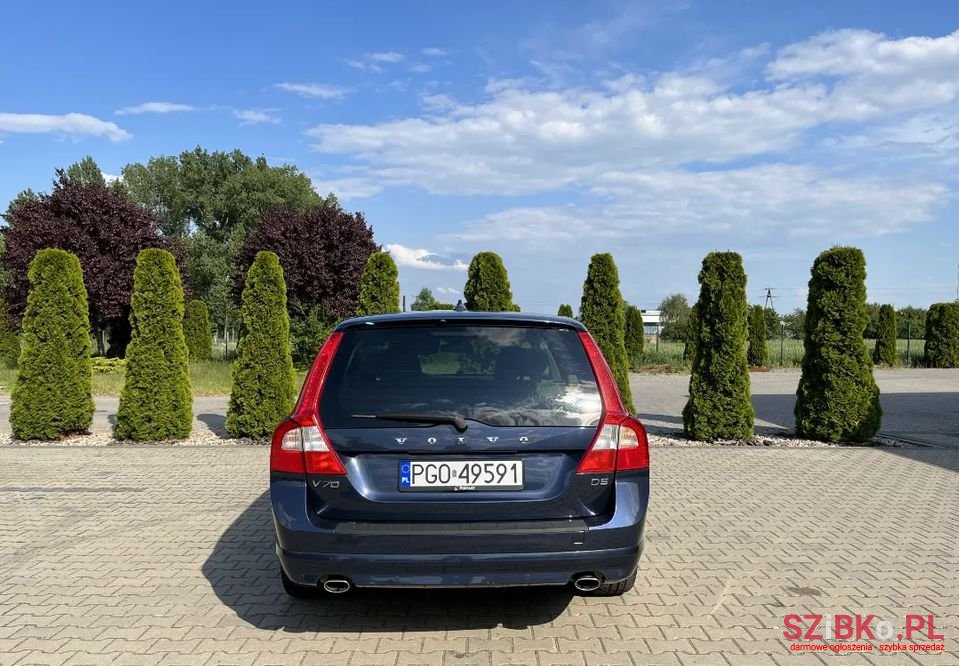 2010' Volvo V70 photo #5