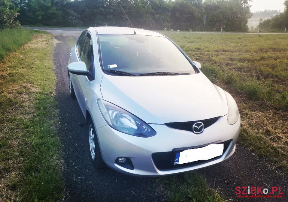 2007' Mazda 2 photo #2