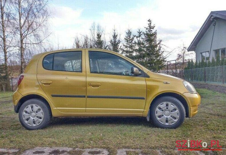 2002' Toyota Yaris photo #1