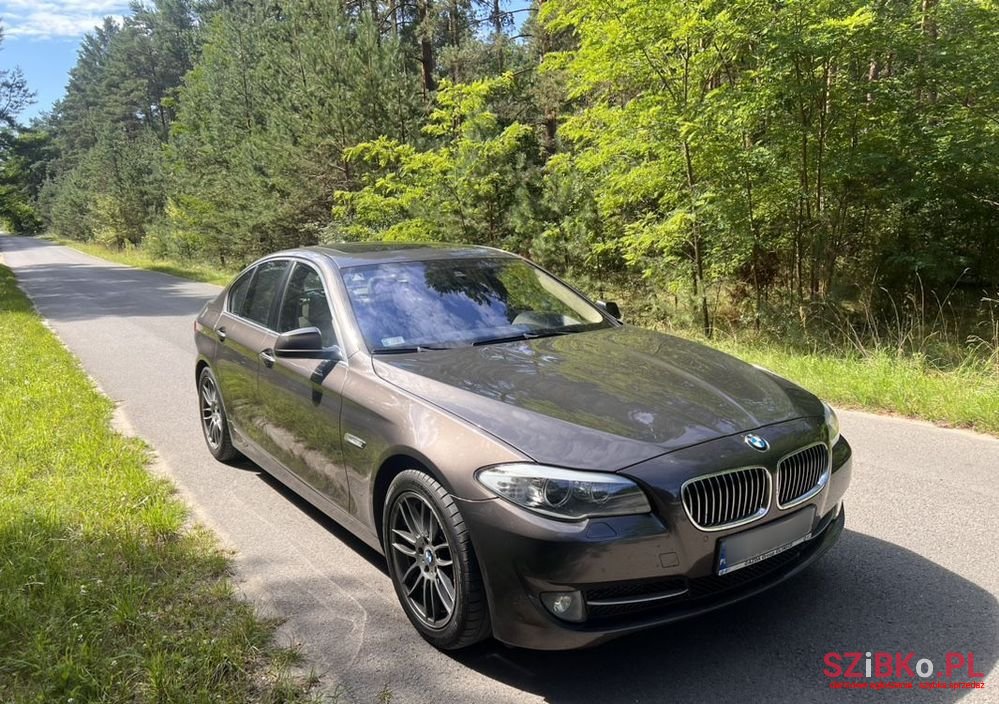 2012' BMW 5 Series 525D Xdrive photo #3