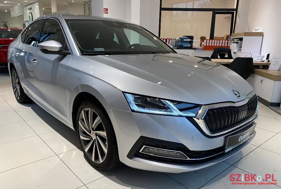 2020' Skoda Octavia photo #3