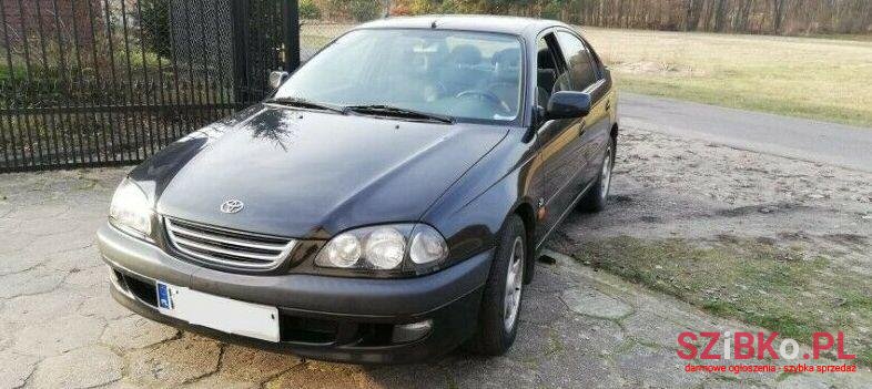 2000' Toyota Avensis photo #1