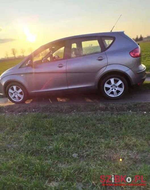 2004' SEAT Altea photo #3