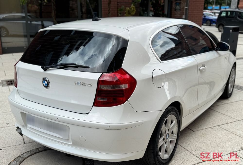 2008' BMW 1 Series photo #3