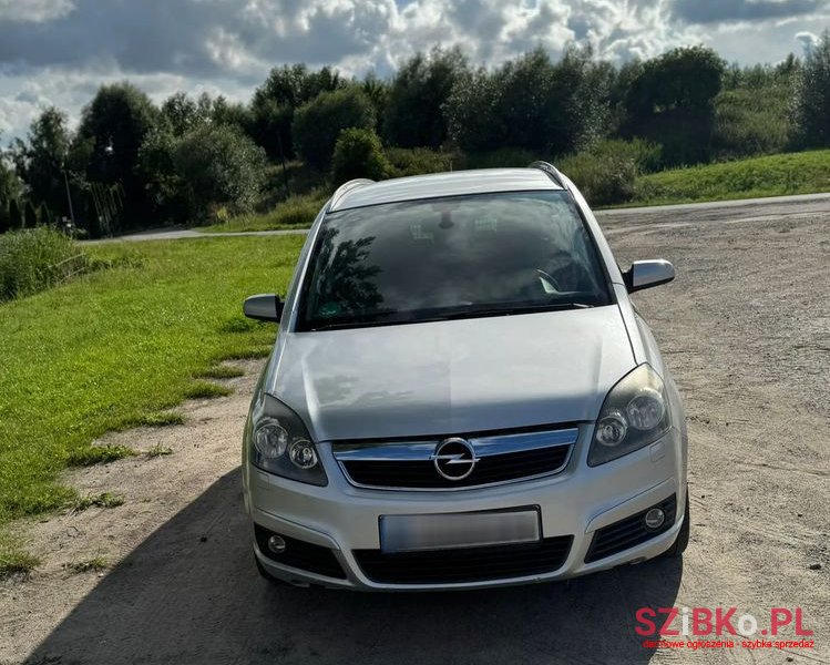 2005' Opel Zafira 1.8 16V Elegance photo #2