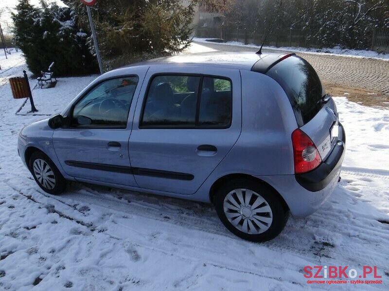 2004' Renault Clio photo #6