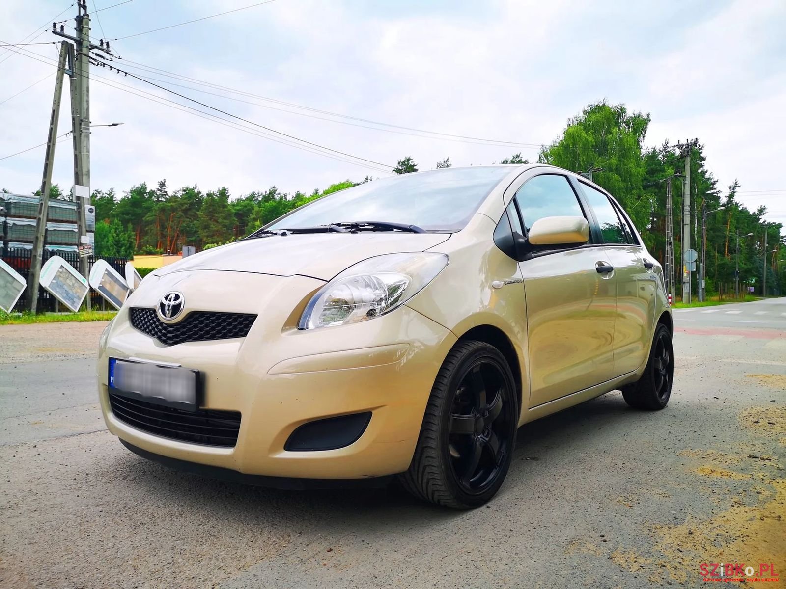 2009' Toyota Yaris photo #1